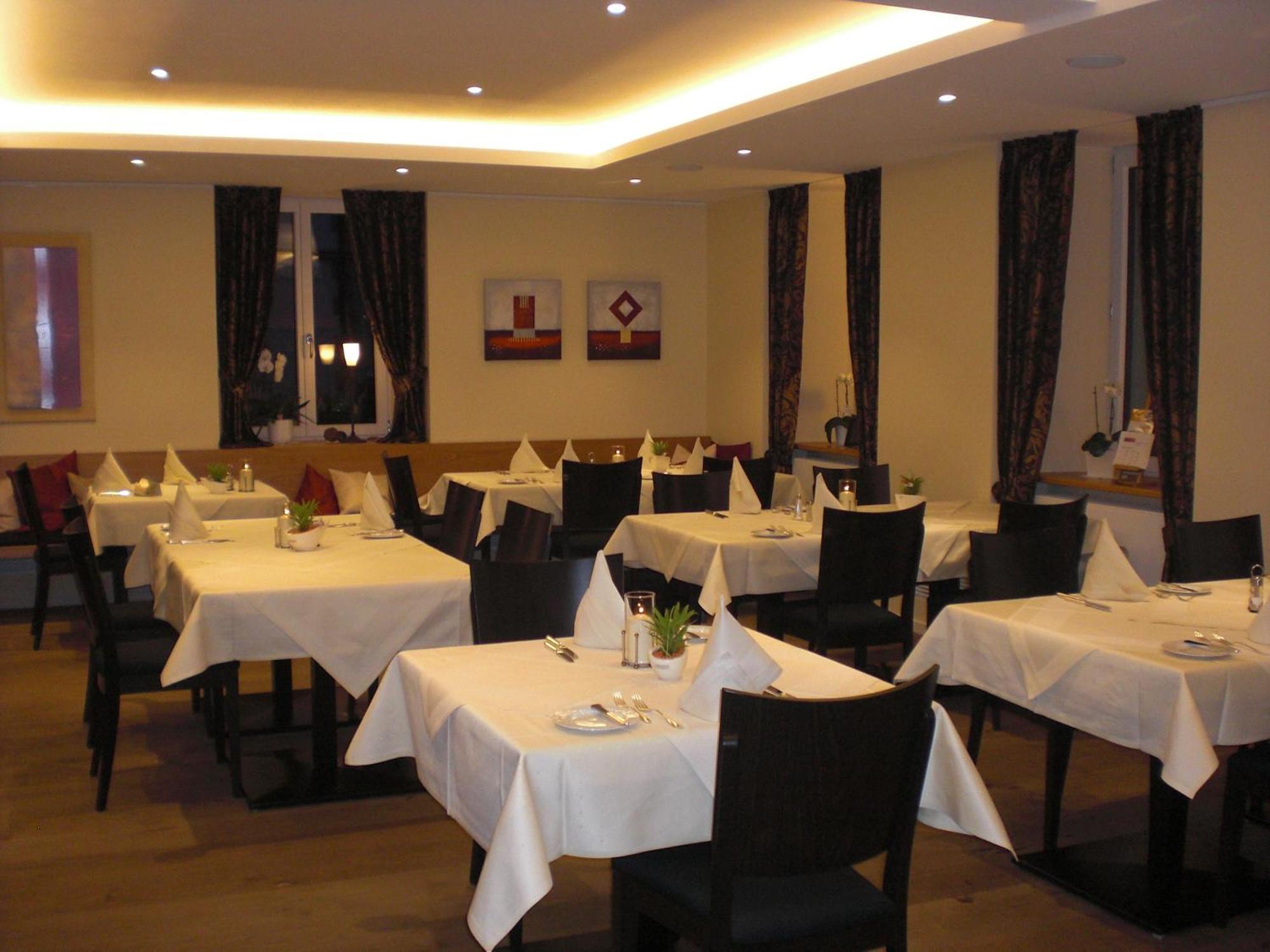 קנזינגן Hotel-Restaurant Schieble מראה חיצוני תמונה